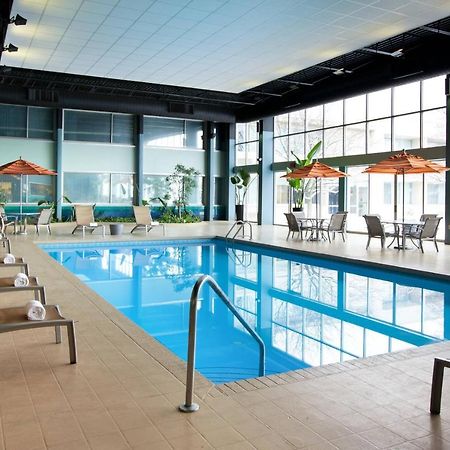 Sheraton Cleveland Airport Hotel Exterior photo