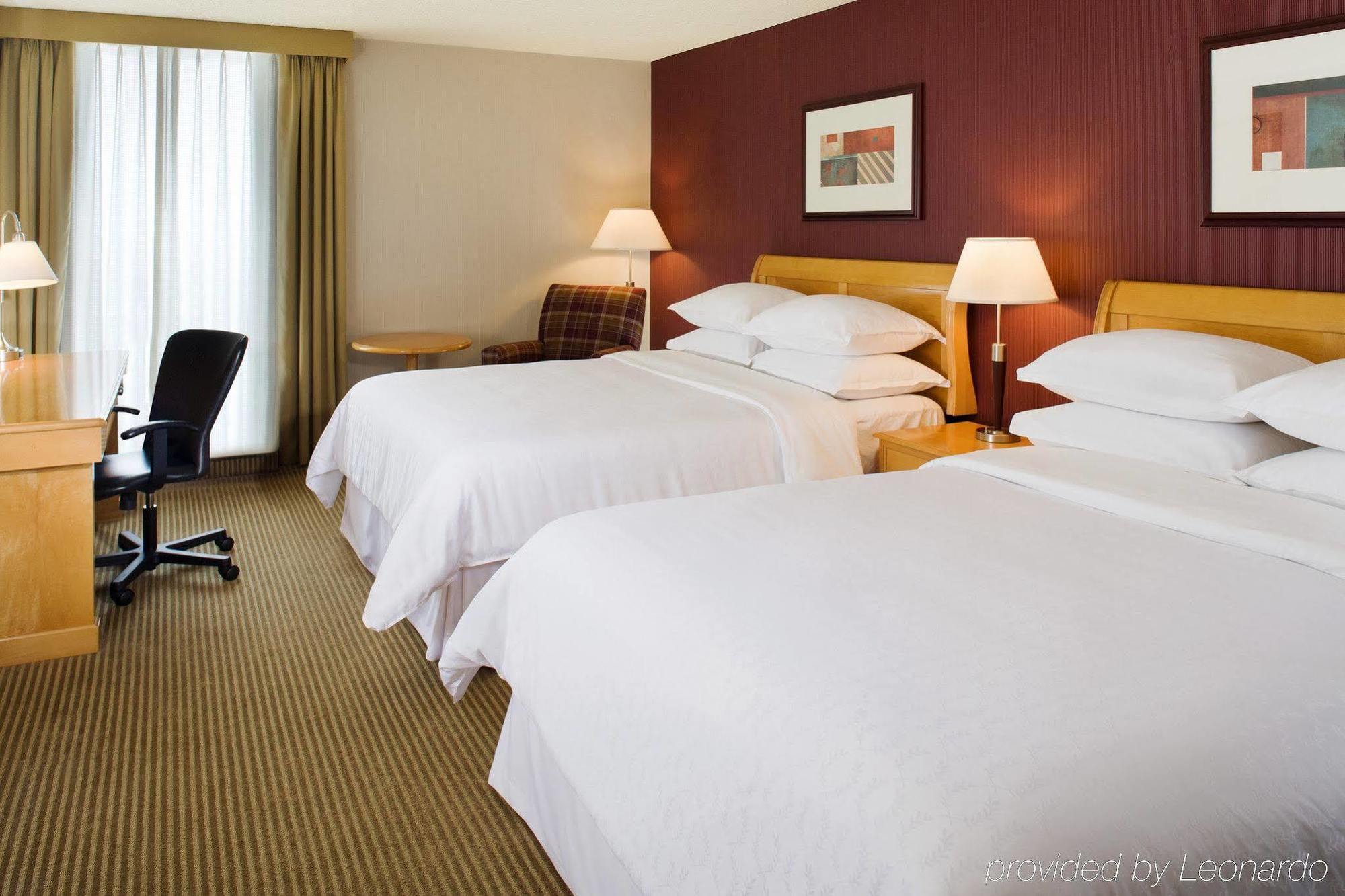 Sheraton Cleveland Airport Hotel Exterior photo
