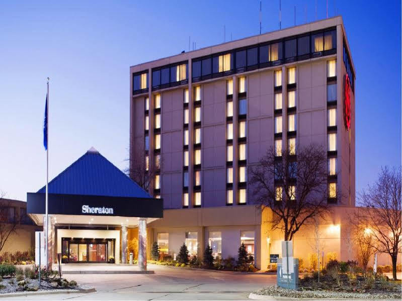 Sheraton Cleveland Airport Hotel Exterior photo